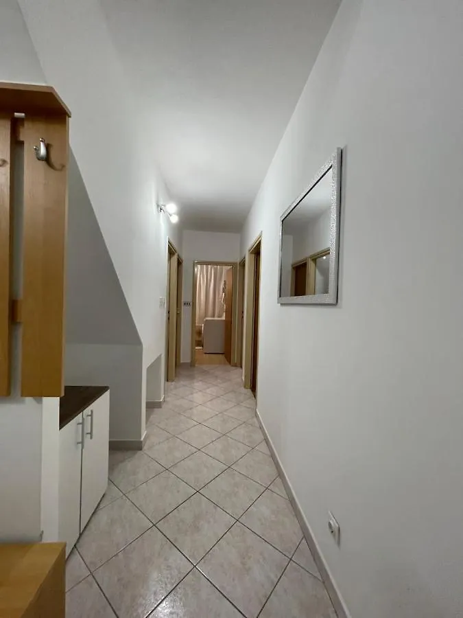 Apartman Ivan Split 0*,